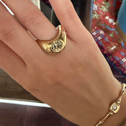 ZAHA'S Secrets Oval Cut Champagne Diamond