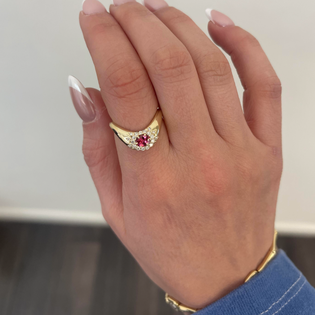 Petite Queen Z Vintage Halo Pink Spinel